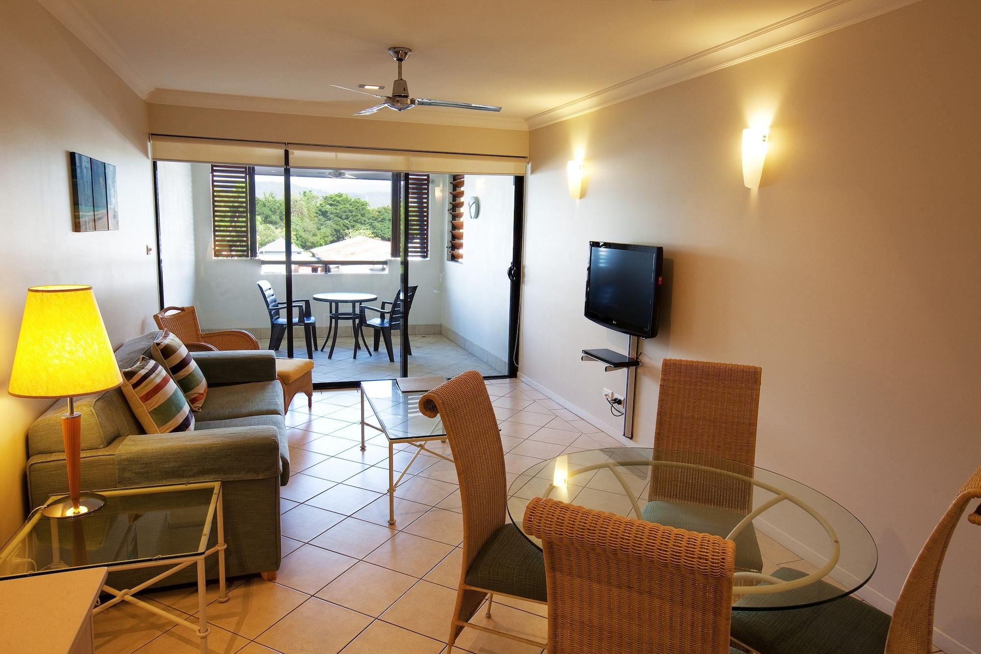 Mantra Heritage Port Douglas Room photo